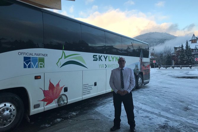 Whistler to Vancouver by EXECUTIVE Bus (Single trip) - Timing and where the bus stops: YVR and Squamish